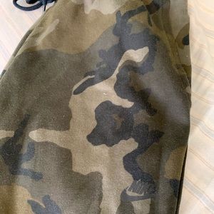 Nike tech pants (camo)